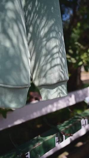 Equestrian_crewneck_sweatshirt_mint video